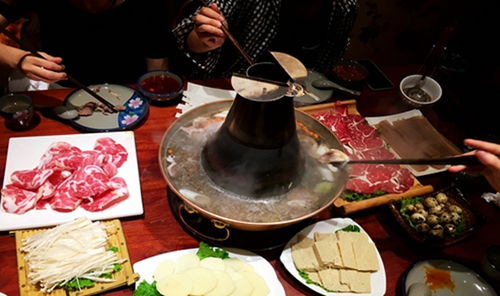 强化餐饮食品安全专项检查，筑牢质量安全防线——提升行业整体保障水平